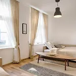 Warm And Cozy Old Town شقة *