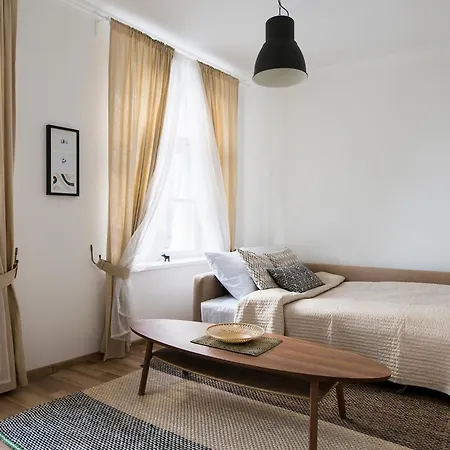 Warm And Cozy Old Town Apartman